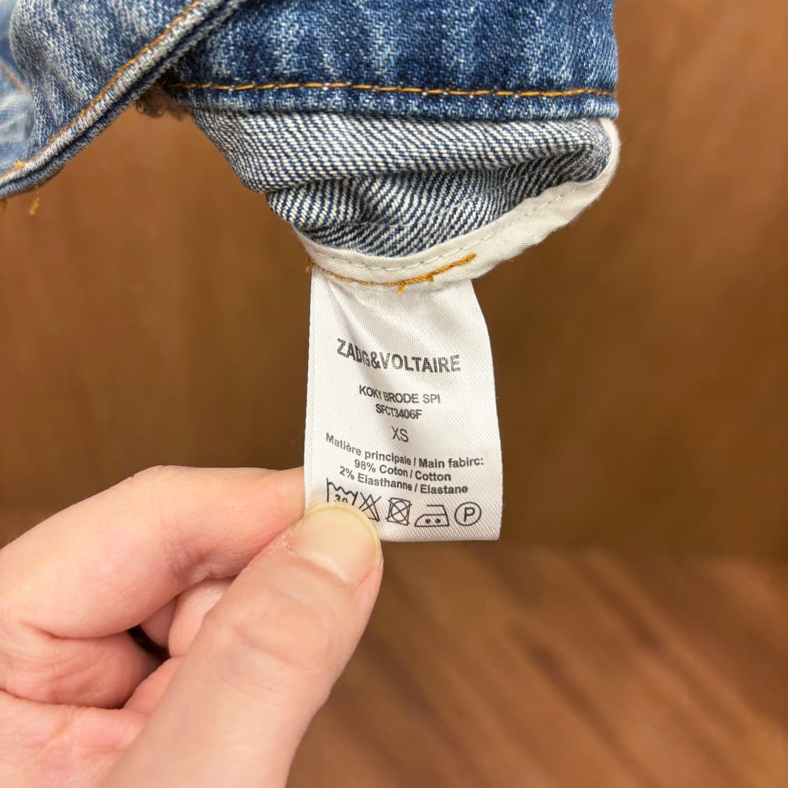 쟈딕 앤 볼테르 데님 베스트 스컬 플라워 자수 가죽 패치 디테일 중청 상품이미지8