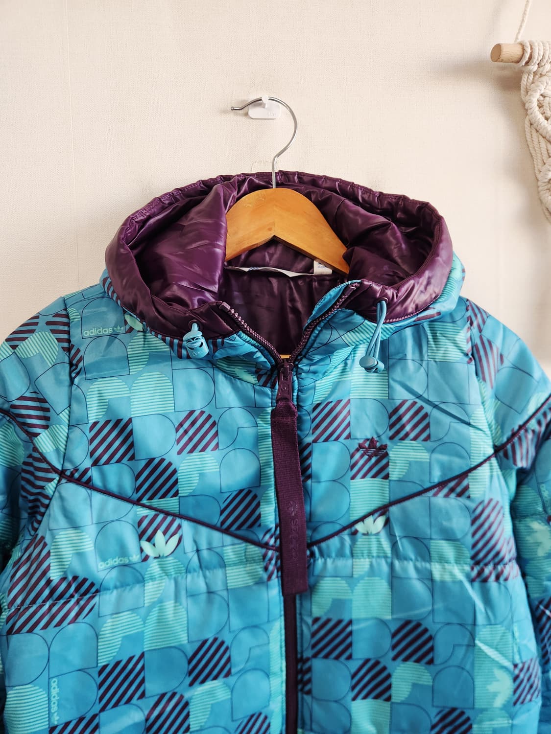 아디다스 레트로 패턴 후드 패딩 85 상품이미지2