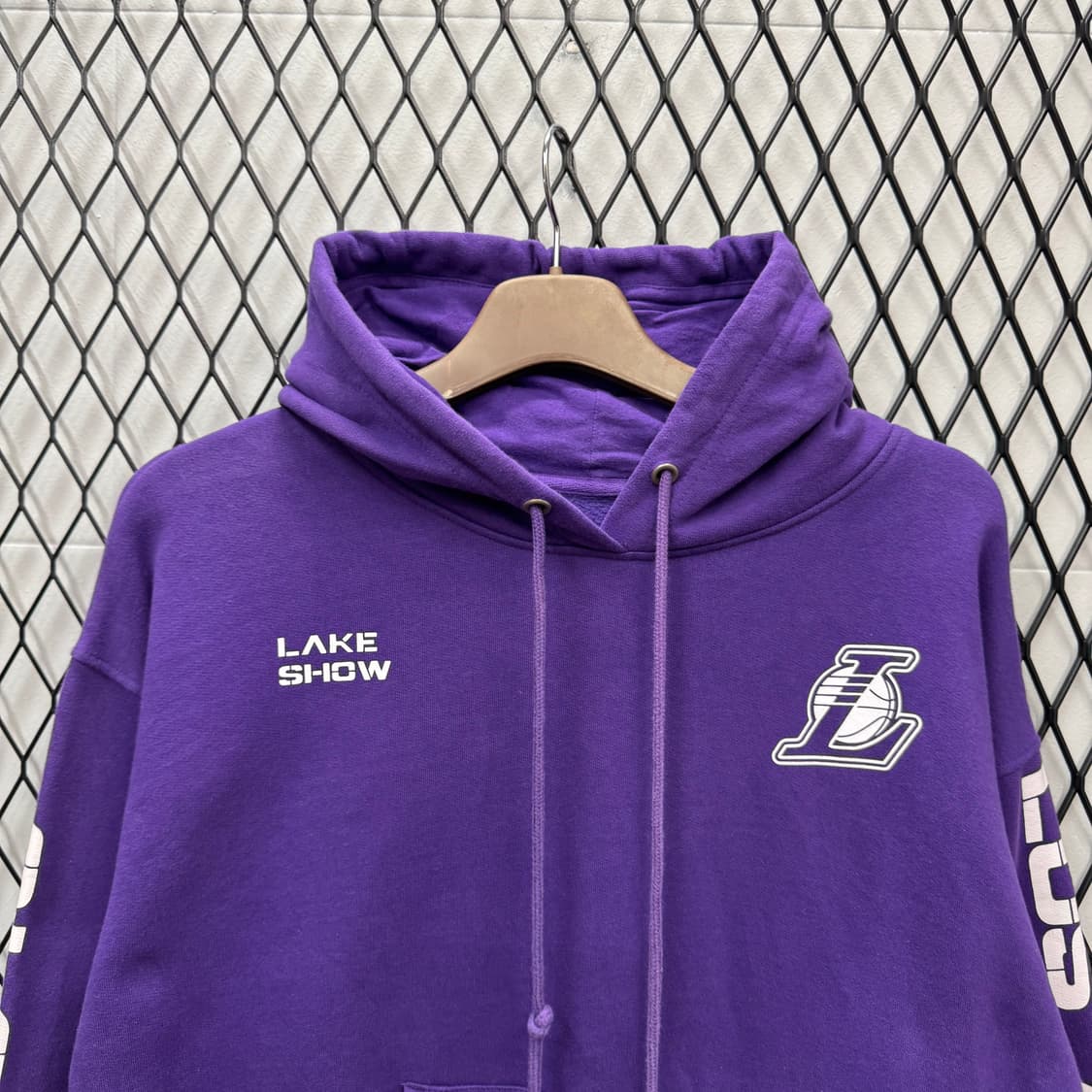 NBA X 레이커스 스웻셔츠 후드 레이크 쇼 레터링 디테일 퍼플 상품이미지3