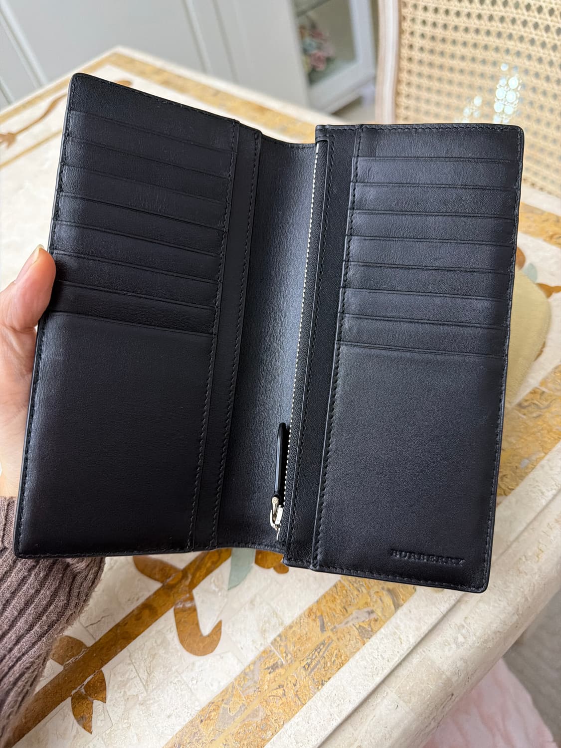 (정품) 버버리 블랙 체크 장지갑 CAVENDISH 상품이미지4
