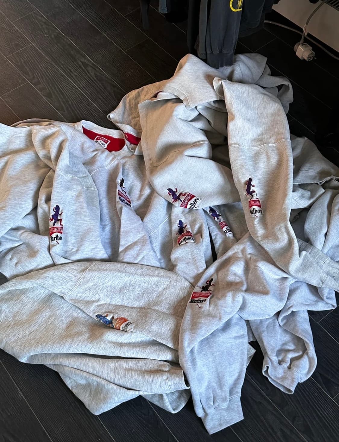 90s marlboro sweat shirt 상품이미지3