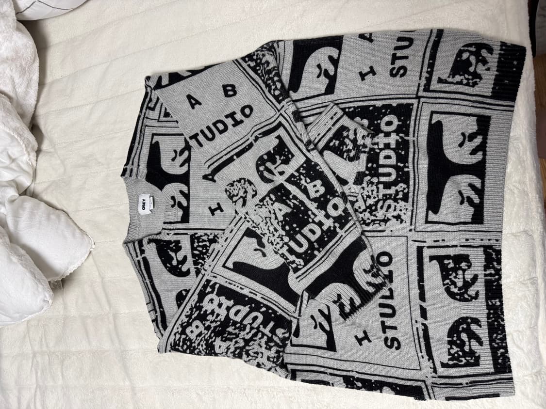 오베이 x 아이앱 스튜디오 스웨터 그레이 멀티 상품이미지1