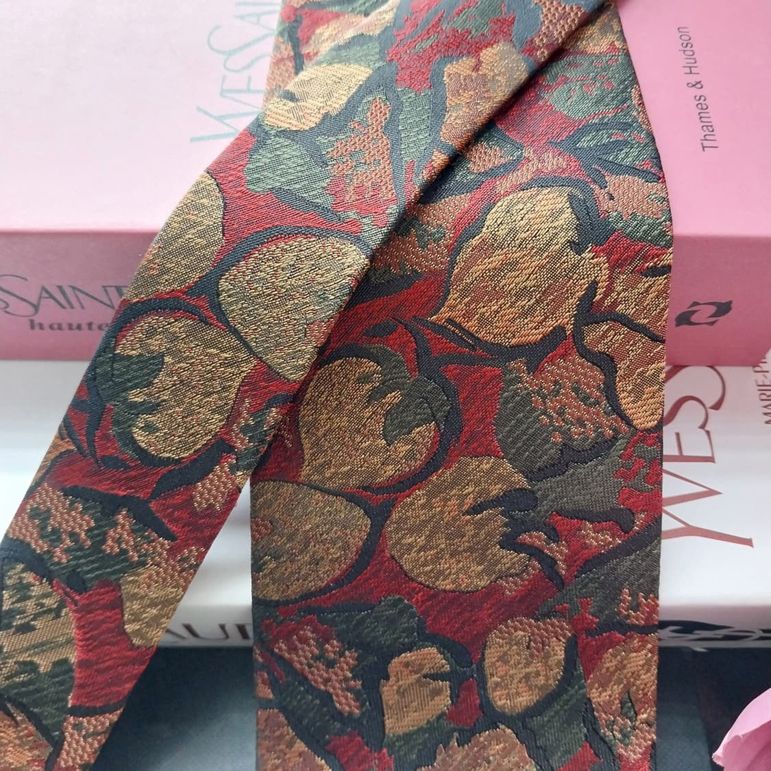입생로랑 브라운 & 레드 자카드 패턴 넥타이 9cm A+등급 K2624 상품이미지4