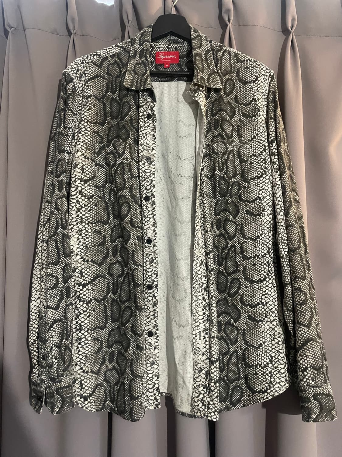 Supreme python shirts 슈프림 파이톤 뱀피 셔츠 상품이미지1