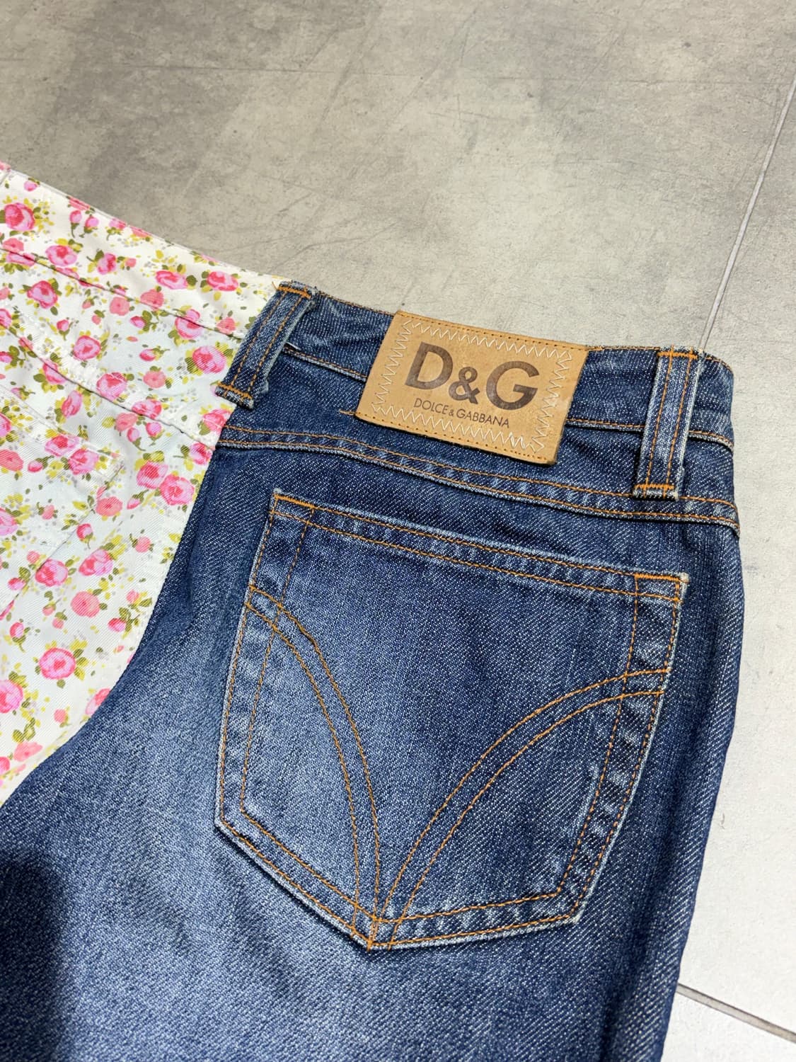 00s 돌체 앤 가바나 아카이브 데님 하프 플라워 미디 스커트 상품이미지6