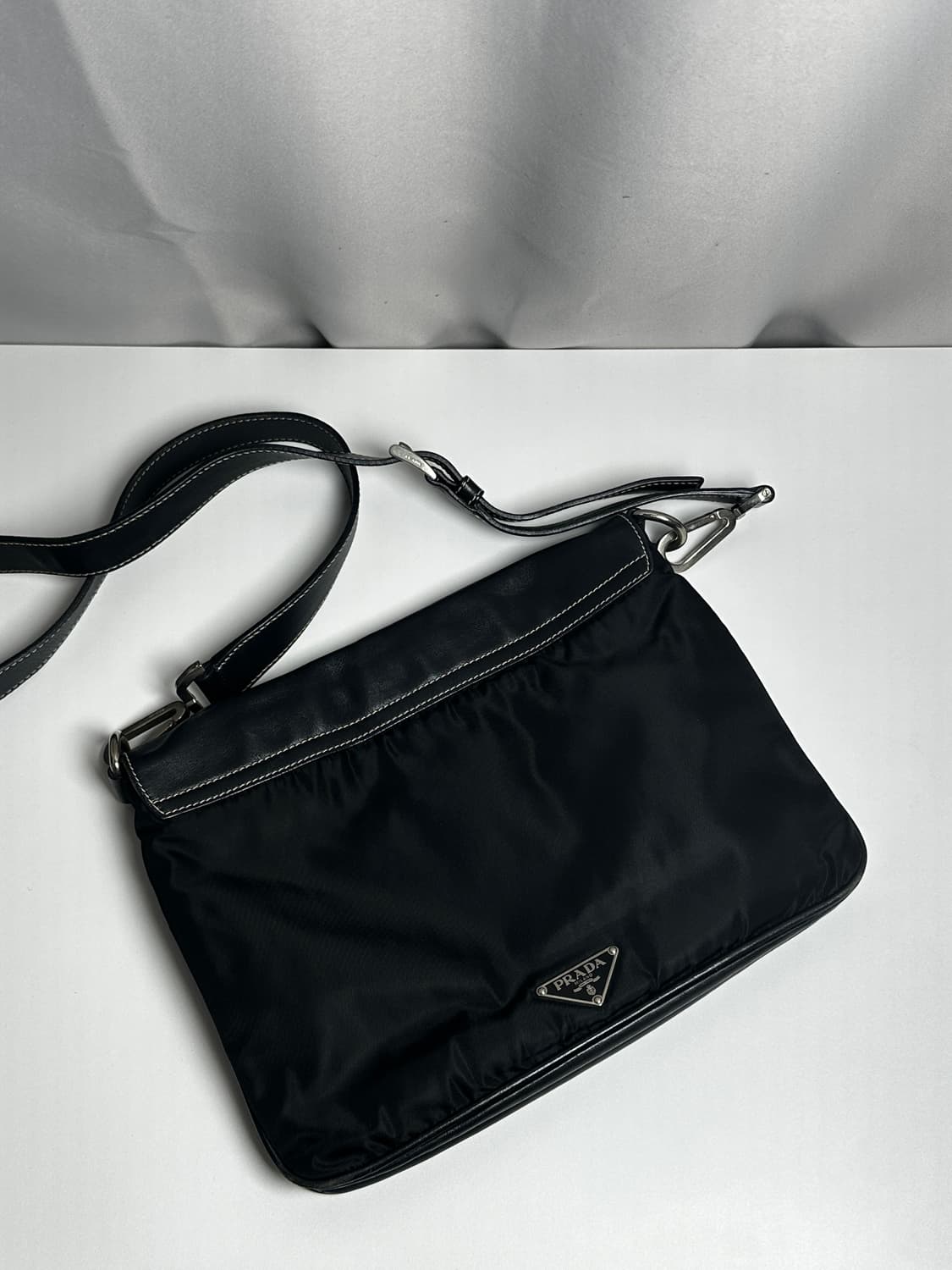 프라다 블랙 나일론 & 레더 크로스백 상품이미지3