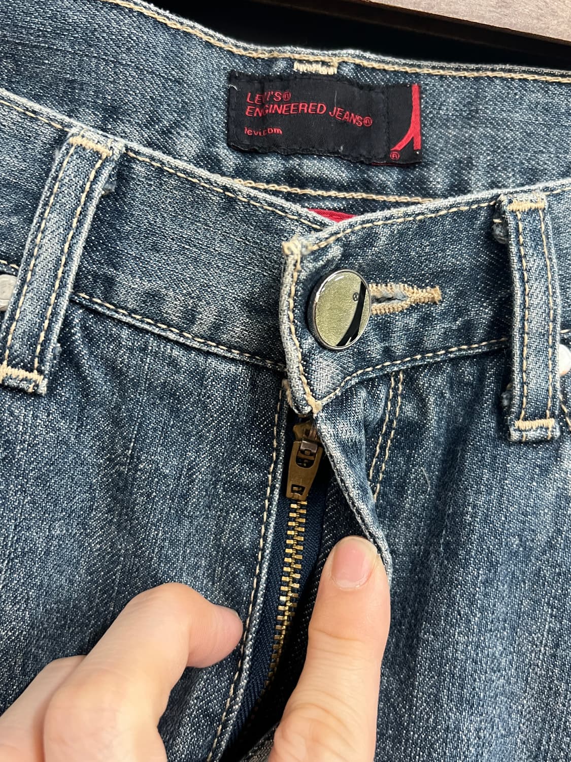 Levis 리바이스 엔지니어드 진스 나팔핏 부츠컷 데님 팬츠 상품이미지3