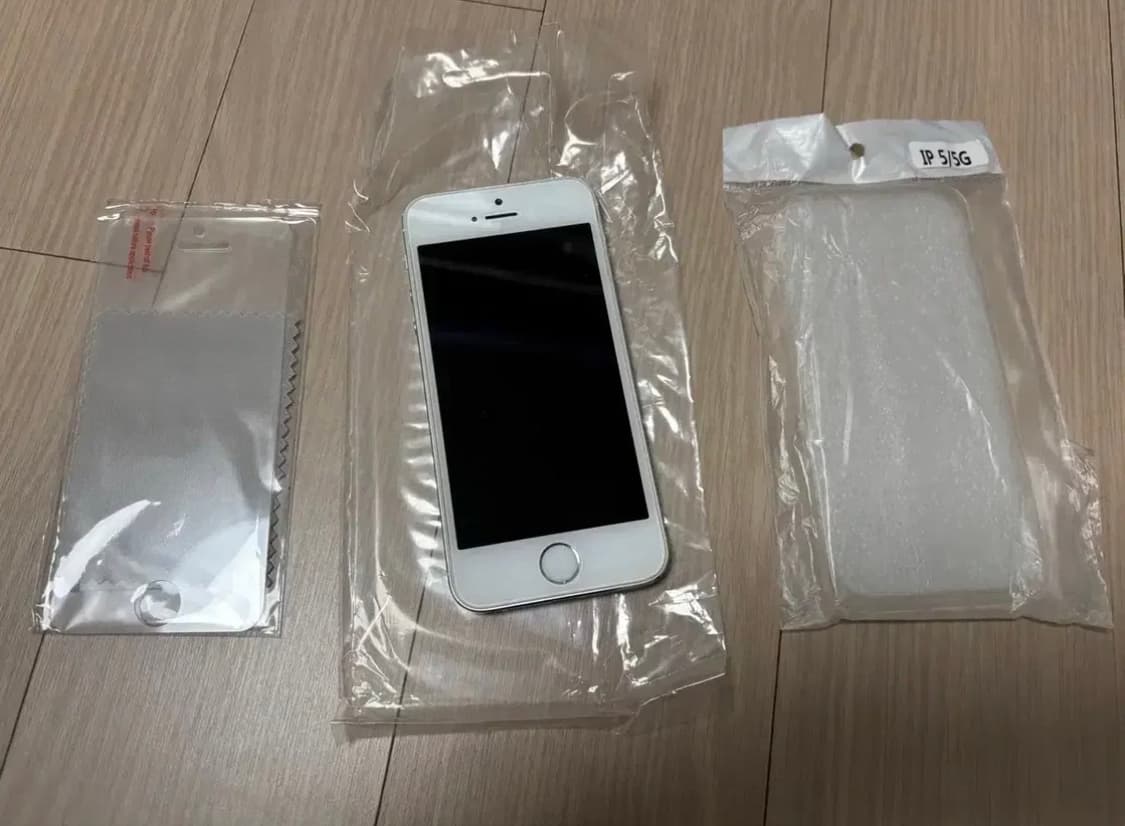 아이폰5s 실버 16기가 + 보호필름 + 실리콘케이스 (6760) 상품이미지1