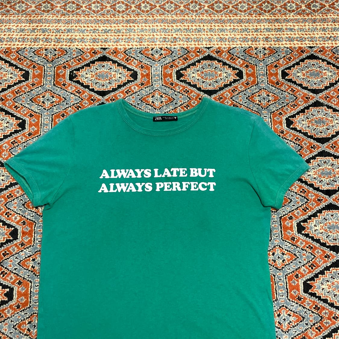 자라 스펠프린팅 그린 반팔티셔츠 여성M 상품이미지2