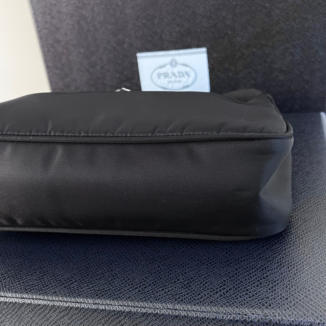 [A급/정품] 프라다 리에디션 2000 블랙 호보백 숄더백 가방 상품이미지8