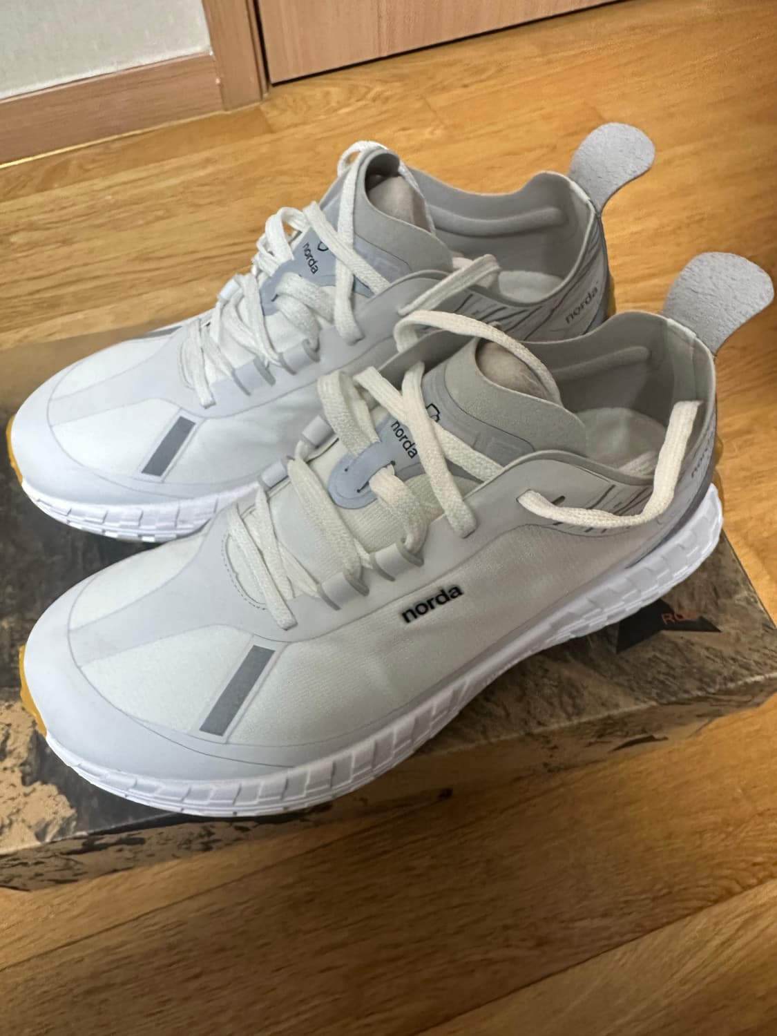 (265) norda 001 white/gum 상품이미지2