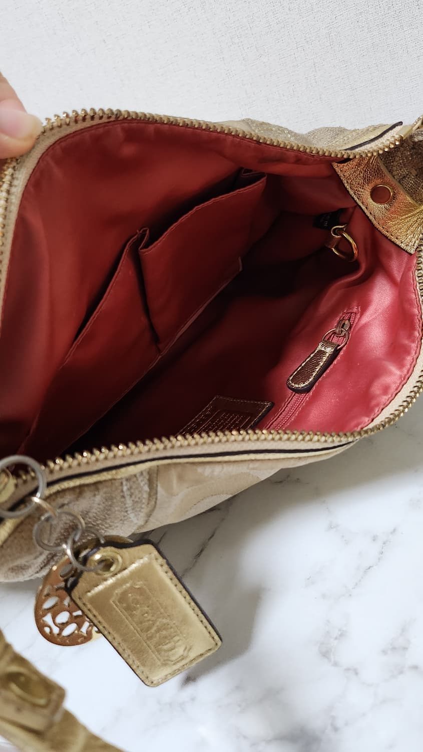 코치 메탈 패치워크 빈티지 버클 숄더백 상품이미지5