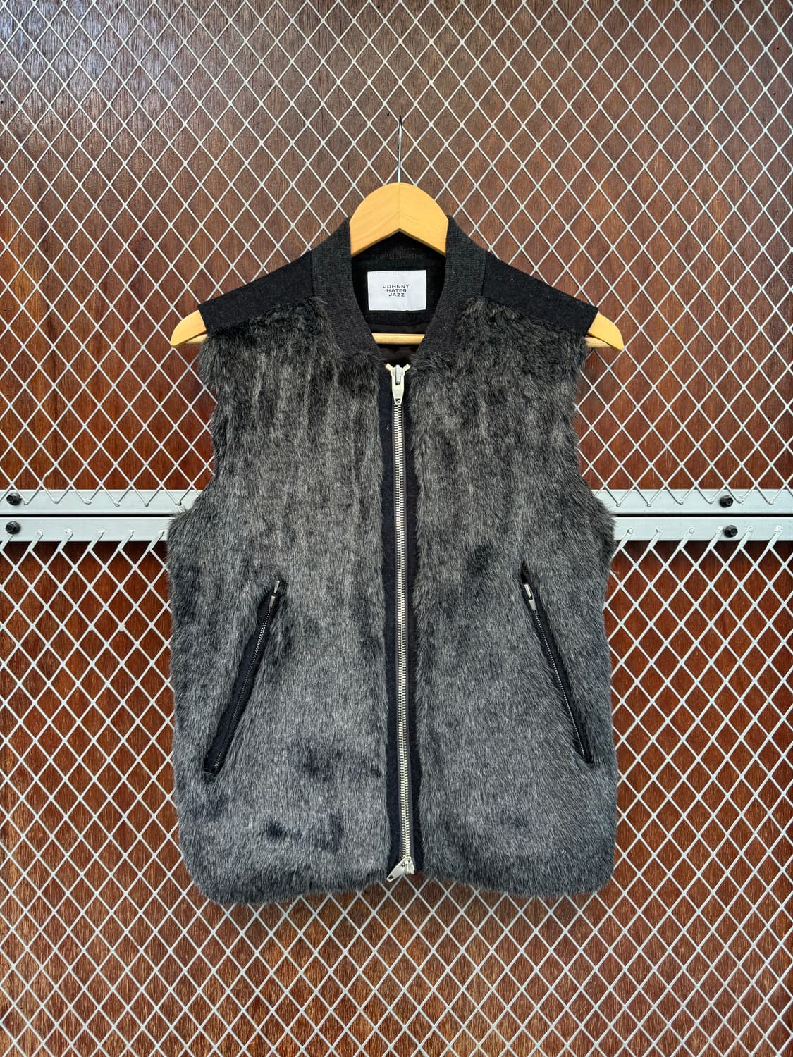 Johnny hates Jazz 쟈니헤잇재즈 퍼 트리밍 모직 집업 베스트 상품이미지1