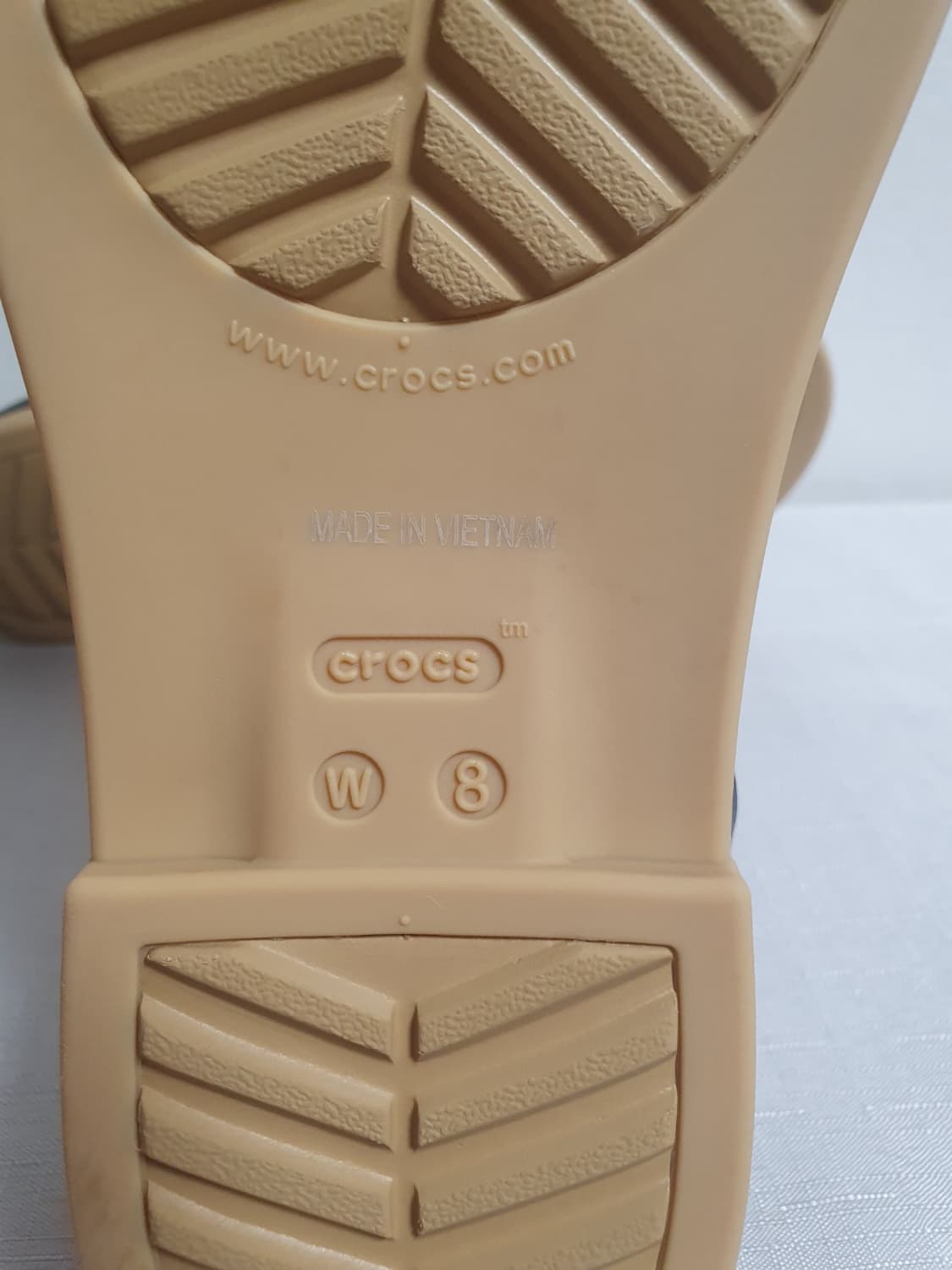 250mm 크록스 툴룸 오픈 플랫 샌들 블랙 탄 W8 상품이미지8