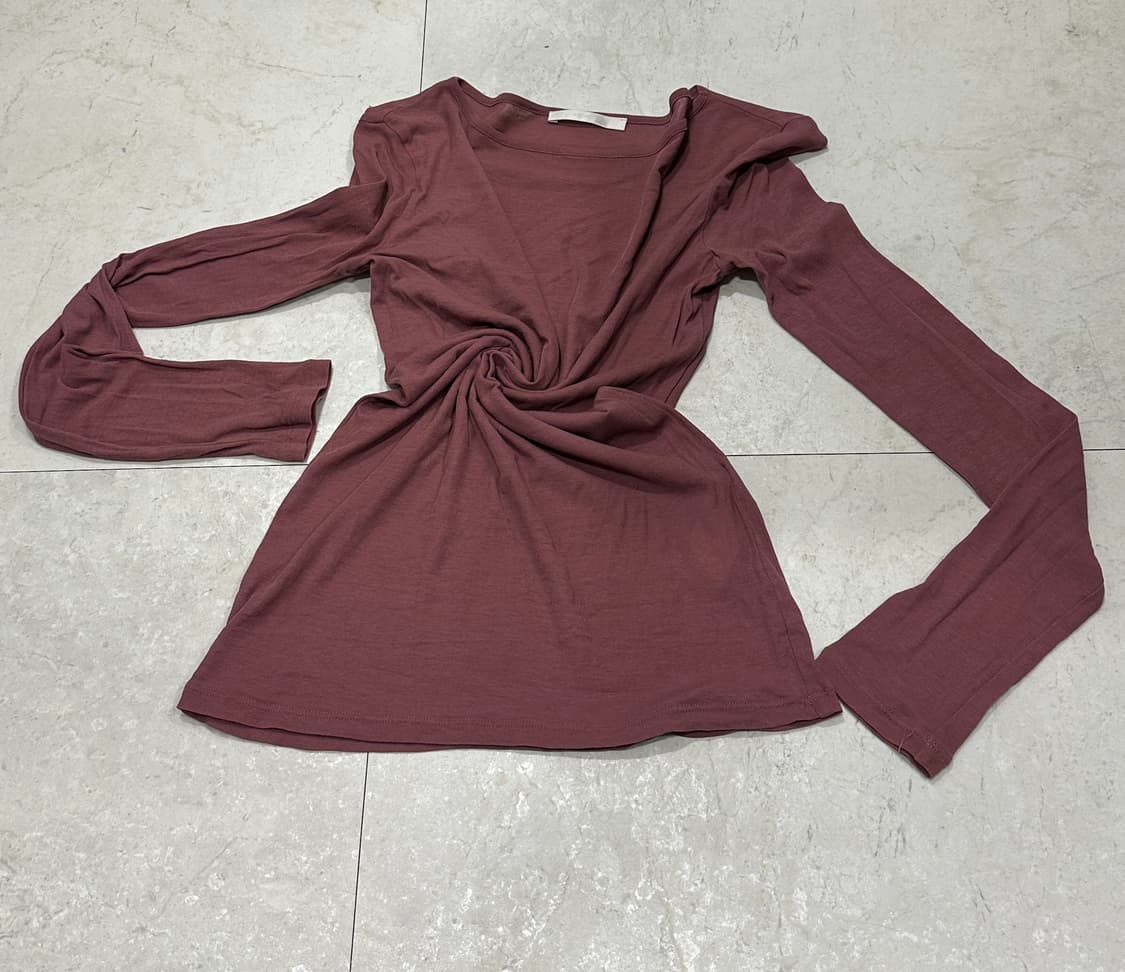 아모멘토 라운드 롱 슬리브 탑 와인 상품이미지6