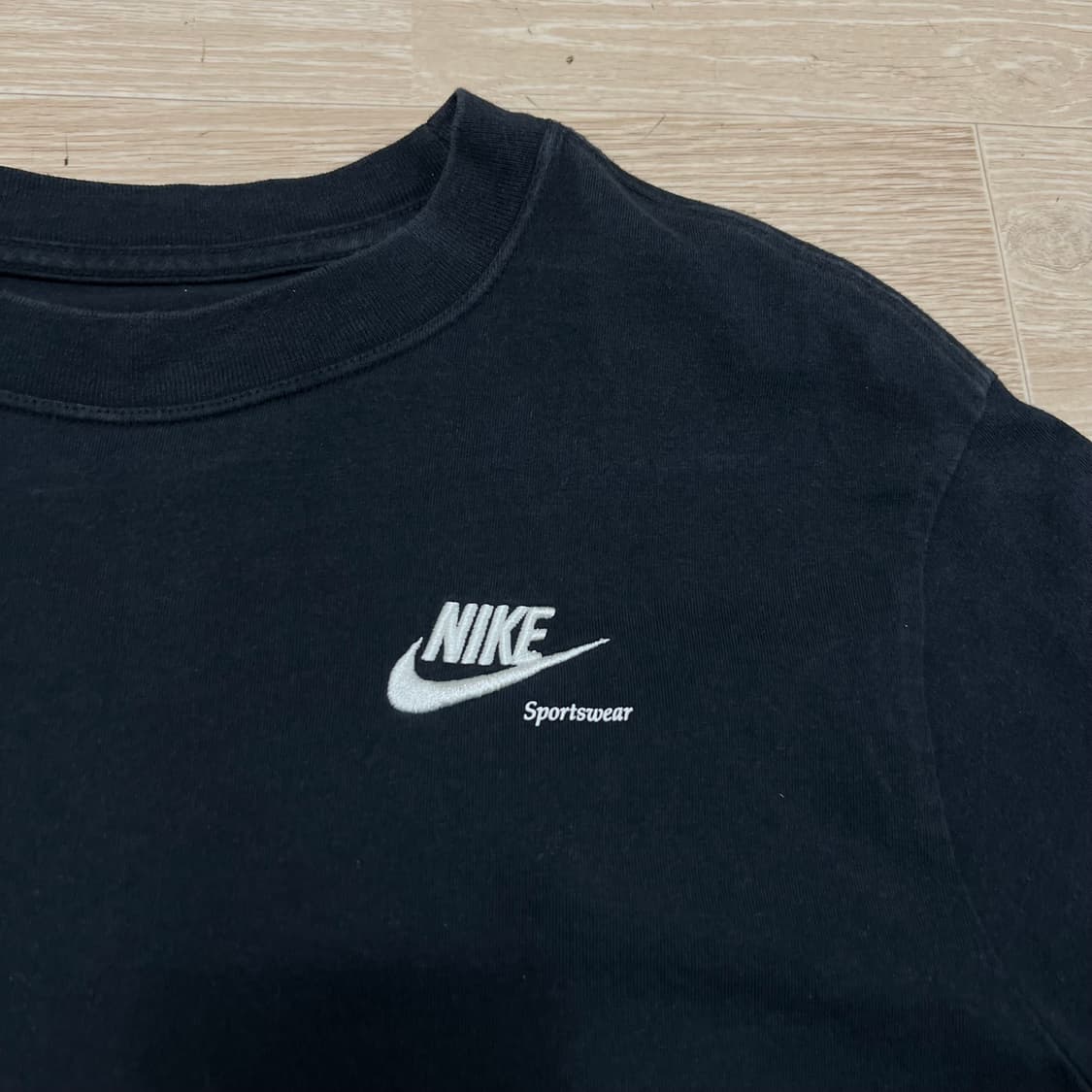 나이키 스포츠웨어 백프린팅 루즈핏 반팔 티셔츠 [블랙] M/95 상품이미지4