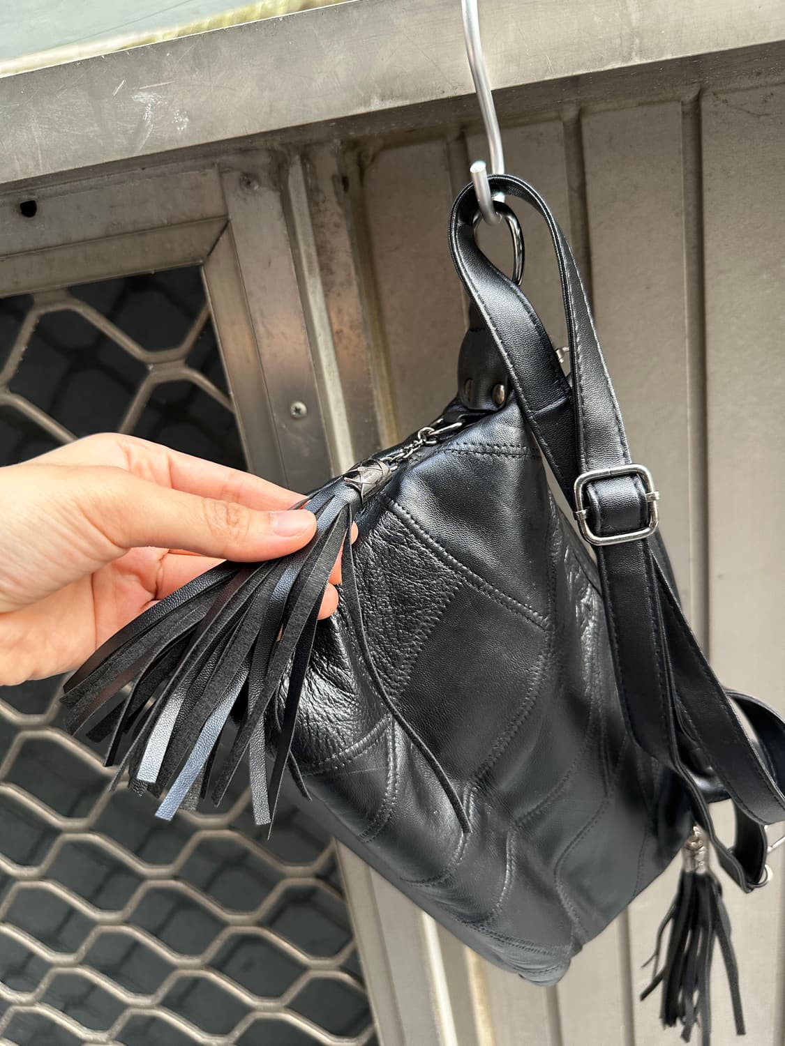 Vintage tassel detail leather bag 상품이미지3