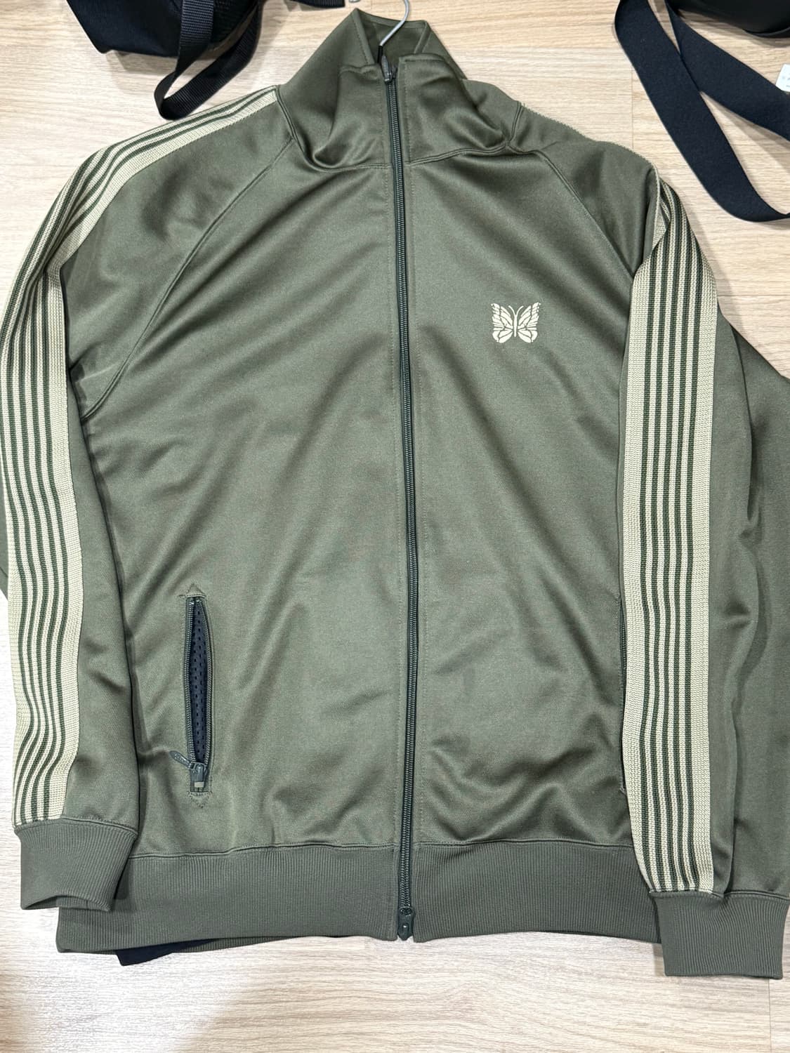 니들스 LHP 별주 트랙자켓 올리브 상품이미지2