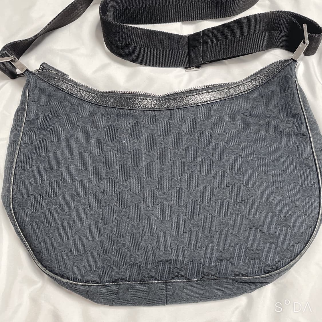 구찌 GG로고 크로스백 상품이미지6
