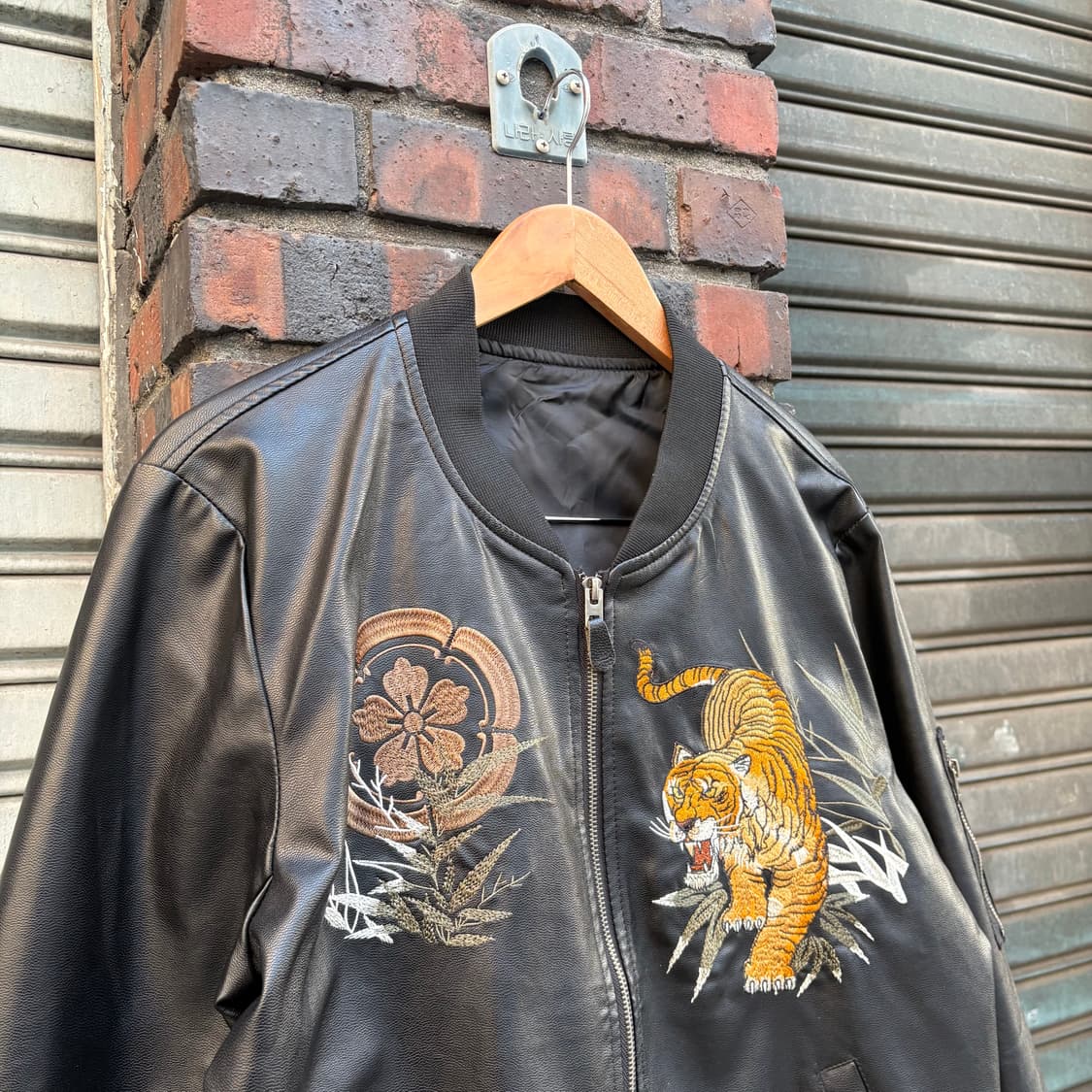 빈티지 일본 레더 자수 자켓 상품이미지3