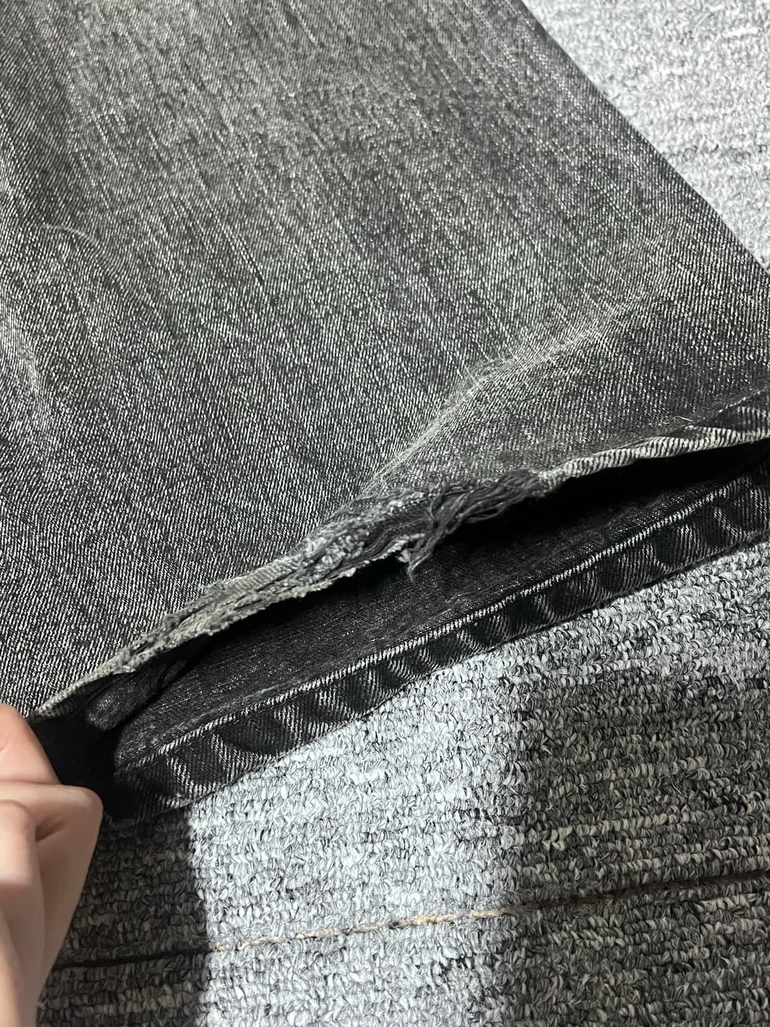 보헴서 찢청 distressed deep gray jeans 2사이즈 상품이미지6