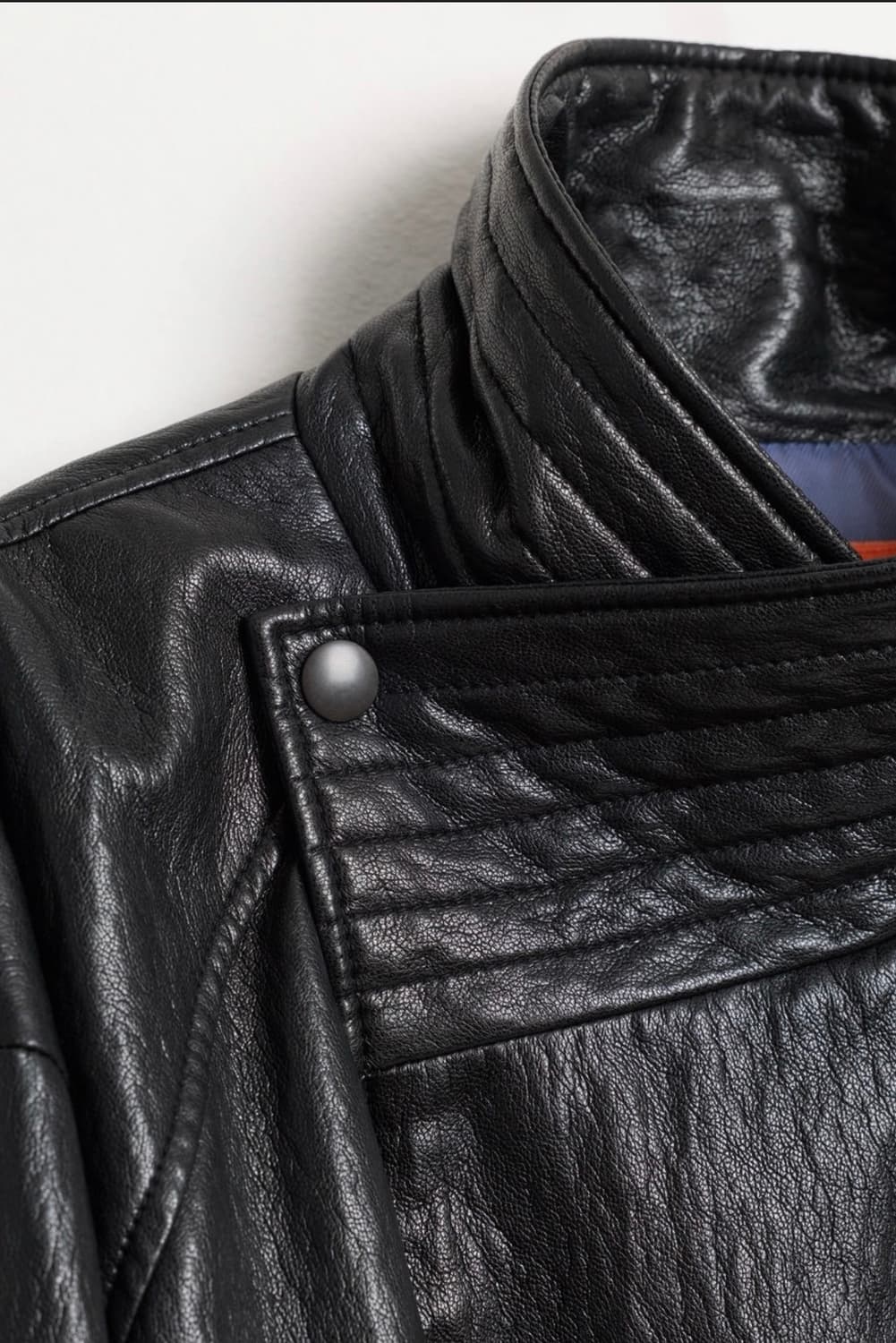 더일마 25fw 플루토 에코 레더 하프 코트 상품이미지4