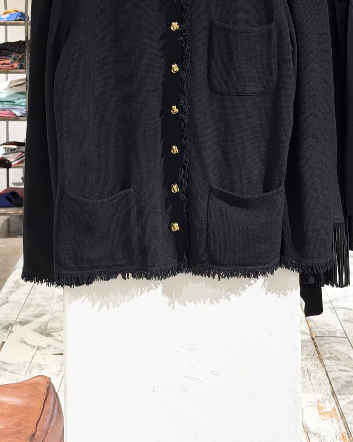 발렌티노 부티크 블랙 금장 버튼 태슬 디테일 가디건 상품이미지5