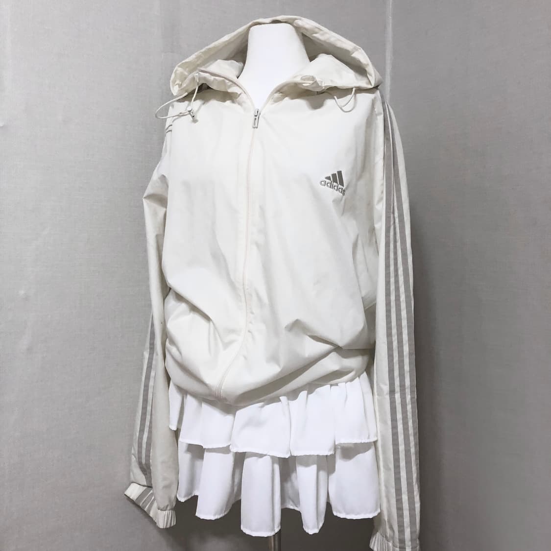 아디다스 크림 베이지 바람막이 3XL 상품이미지1