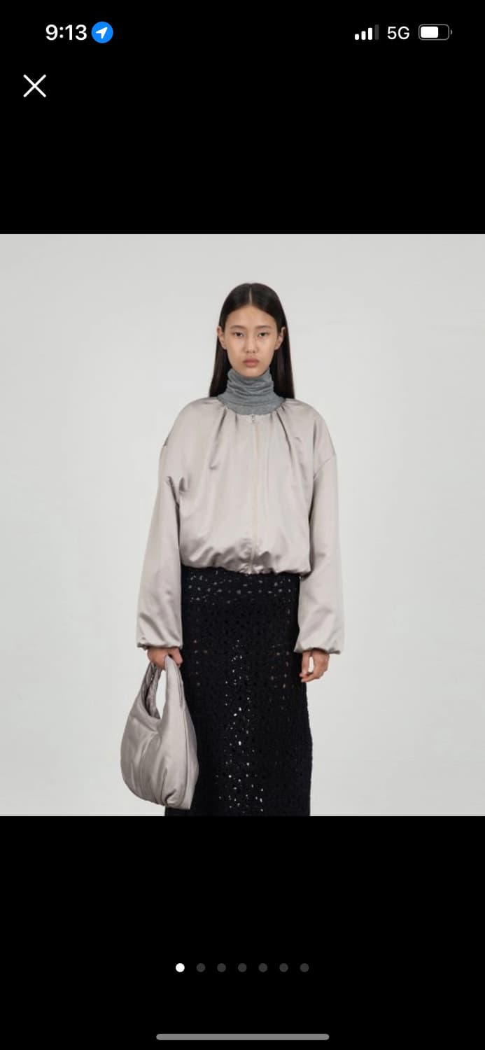 아모멘토 실키 패디드 크롭 점퍼 그레이 상품이미지5