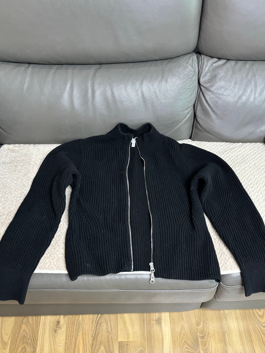 앤아더 니트 집업 상품이미지1