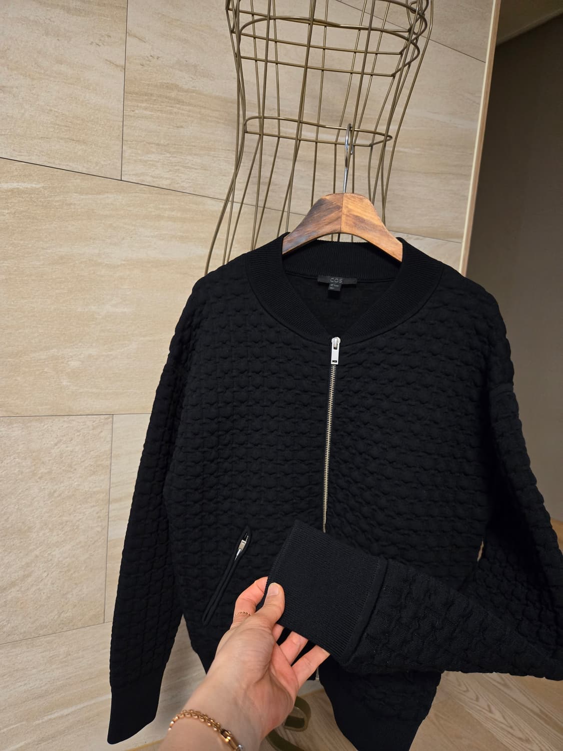 [s] COS 코스 텍스쳐 여성 봄버 자켓  상품이미지3