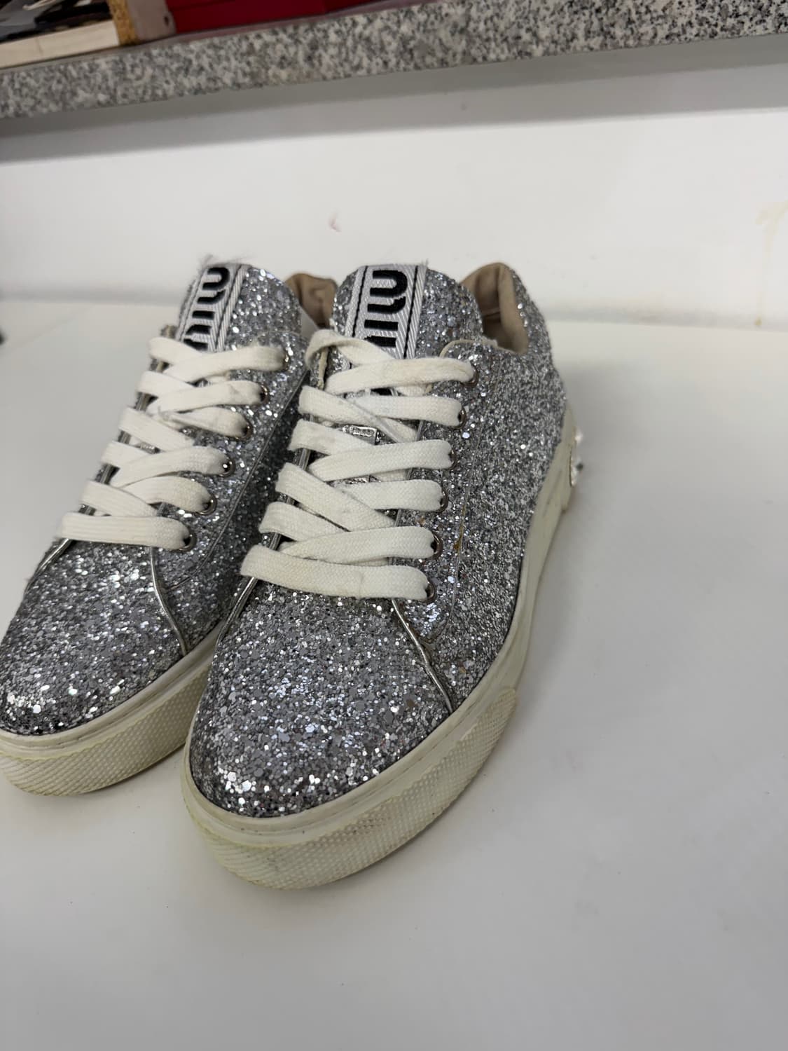 정품) 미우미우 실버 글리터 스니커즈 37  상품이미지2