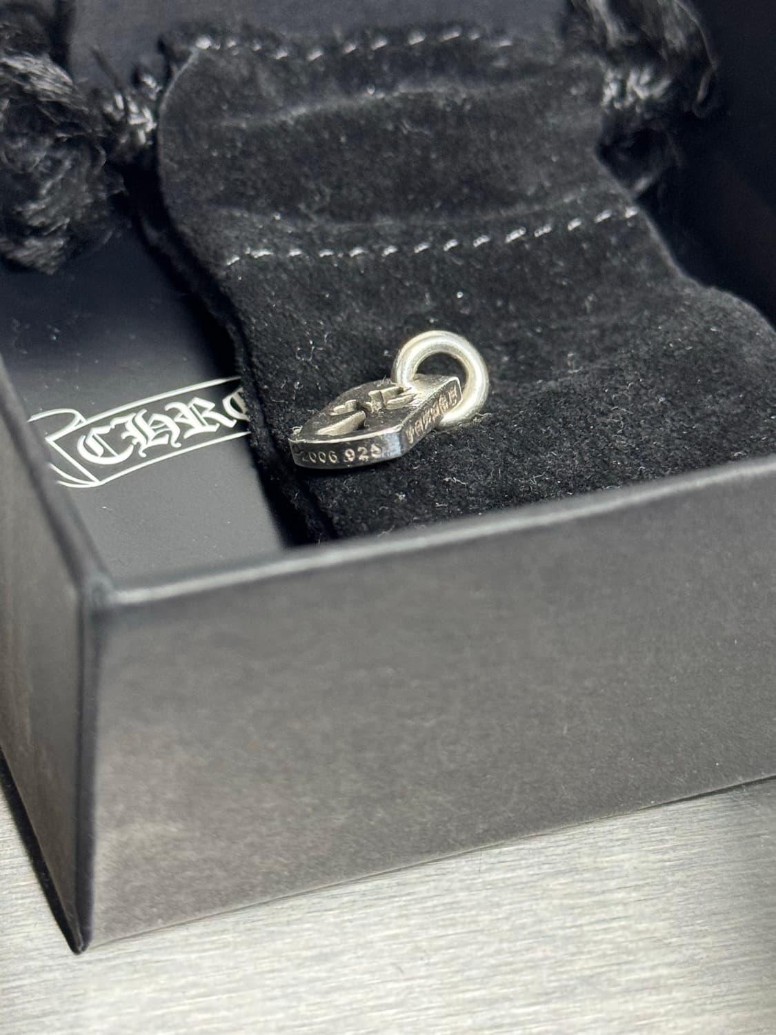 크롬하츠 타이니 컷아웃 도그택 상품이미지3