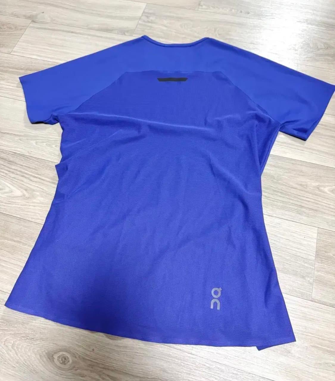 On Running 온러닝 퍼포먼스 티 퍼플 XS 상품이미지2