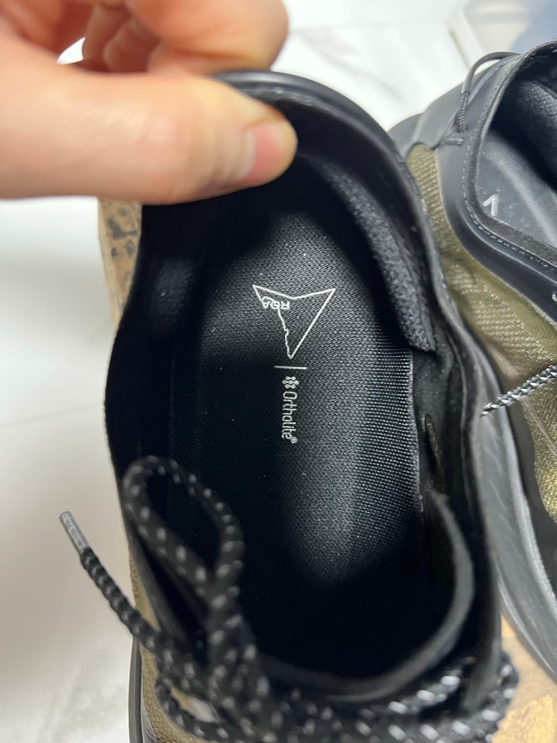 ROA 로아 셀라 올리브 블랙 42사이 상품이미지4