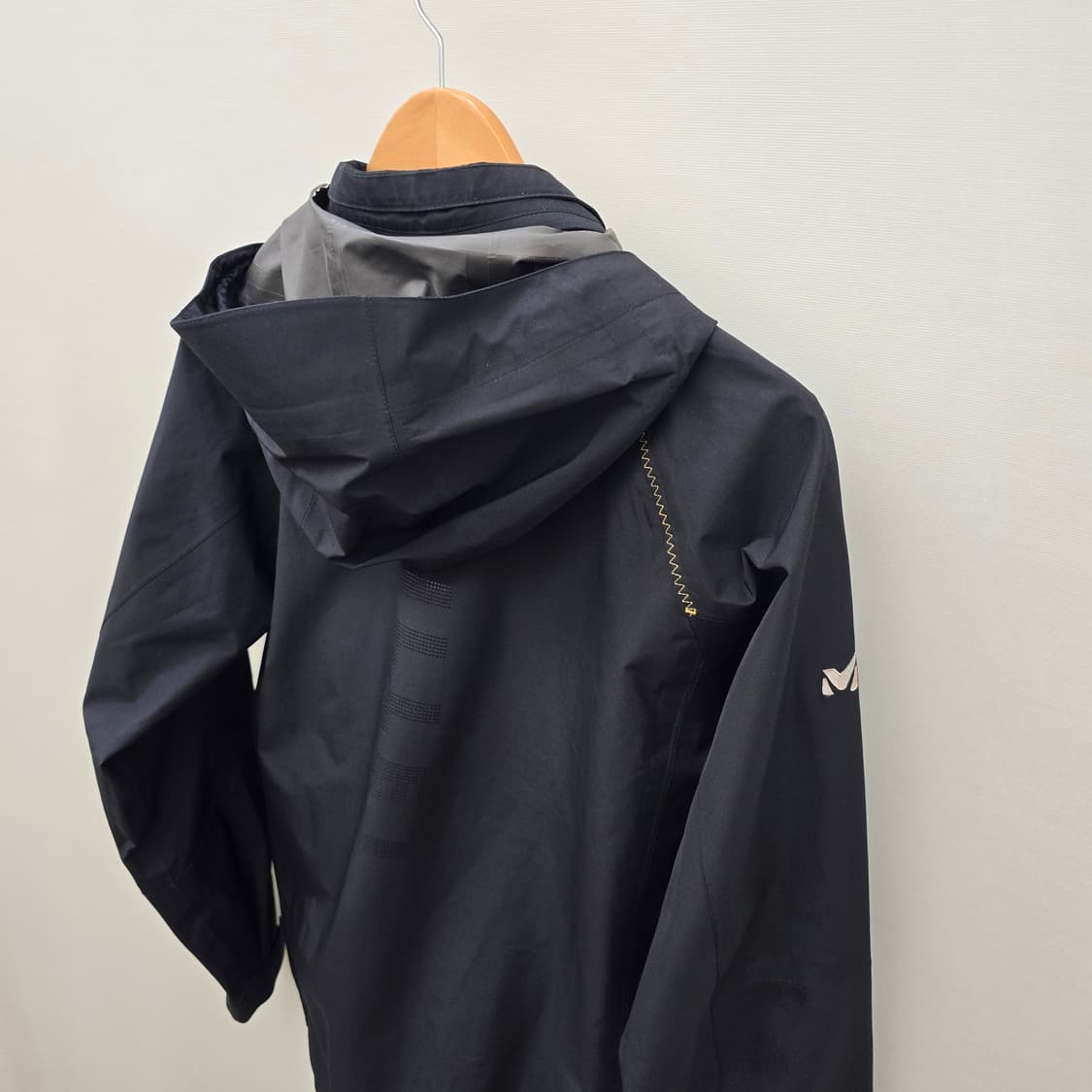 밀레 고어텍스 블랙 바람막이 자켓 상품이미지7