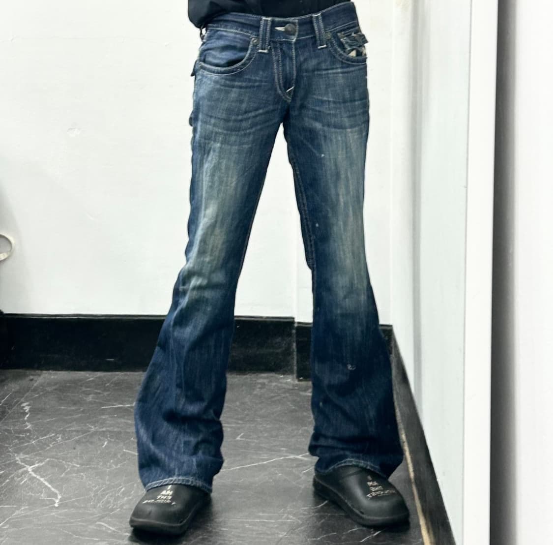 트루릴리번 빅로고 플레어 팬츠 상품이미지1