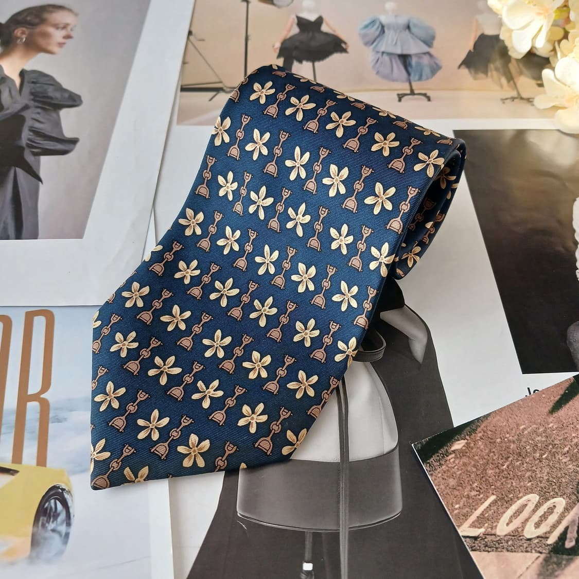 아쿠아스큐텀 실크 네이비 플라워 패턴 넥타이 10cm A등급 A19365 상품이미지4