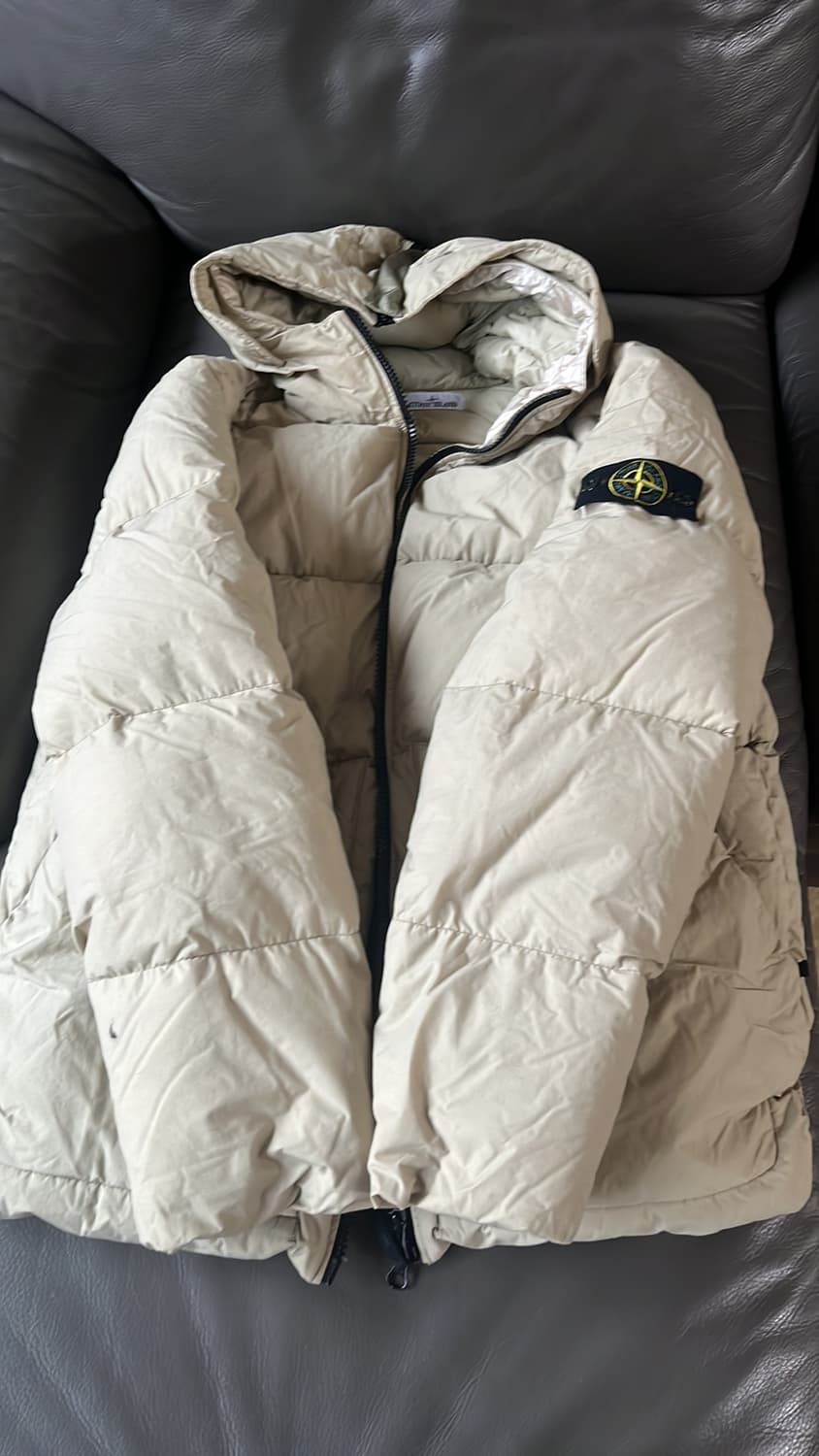 XL스톤 아일랜드 나슬란 다운 자켓 베이지 - 22FW 상품이미지1