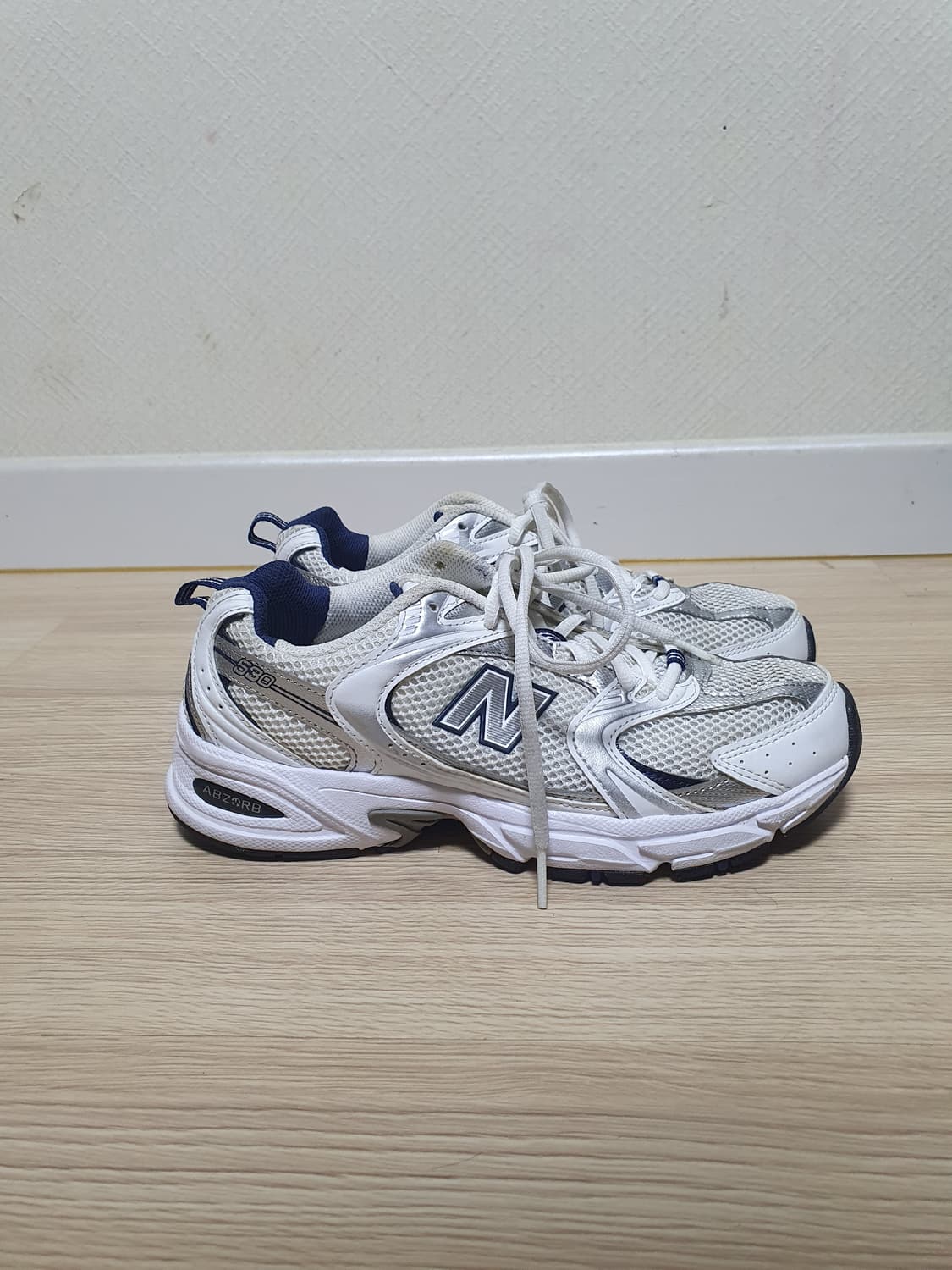 뉴발란스 530 화이트 실버 운동화 240 상품이미지1