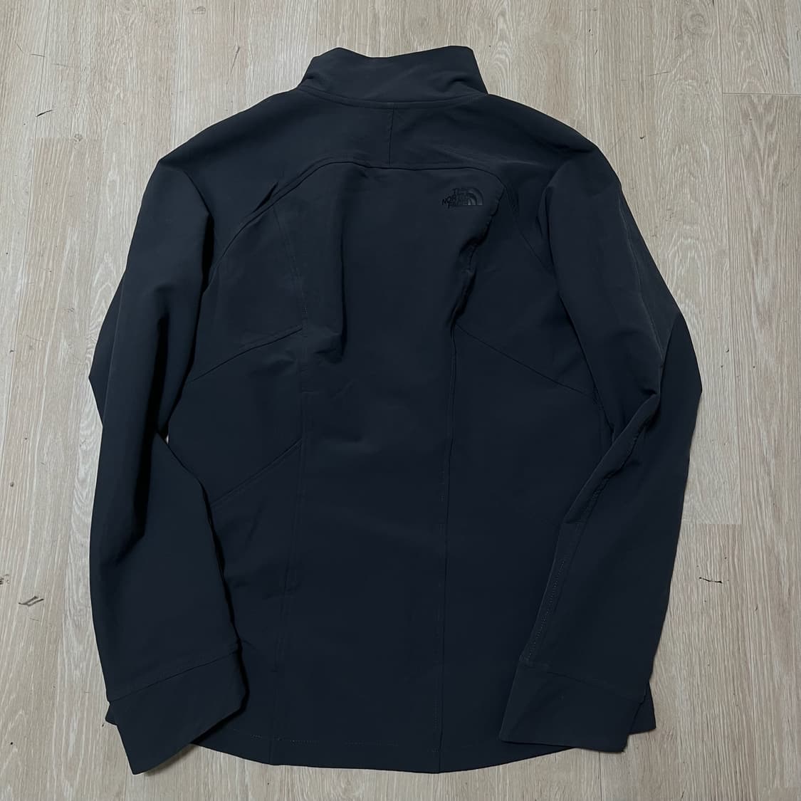 노스페이스 여성 써클 로고 소프트쉘 집업자켓 [블랙] M/95 상품이미지7