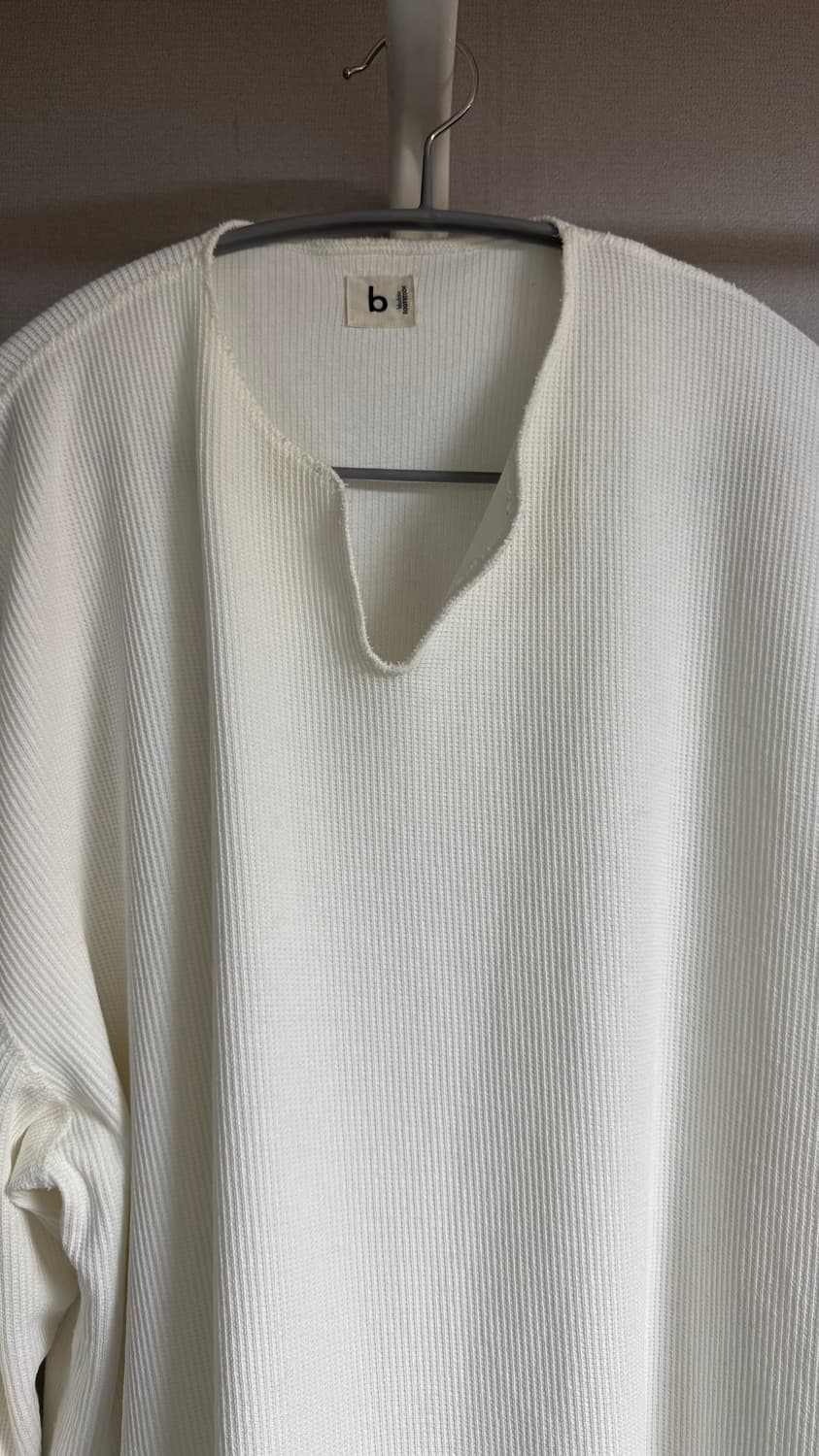 blurhms ROOTSTOCK 블럼스 와플 V슬릿 롱슬리브 (화이트) 상품이미지1