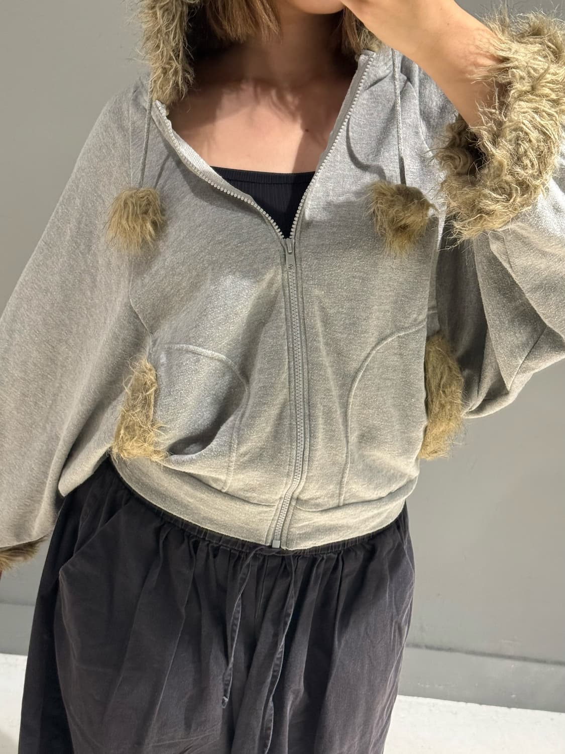 fur trimming point pom-pom hood zip-up 상품이미지4