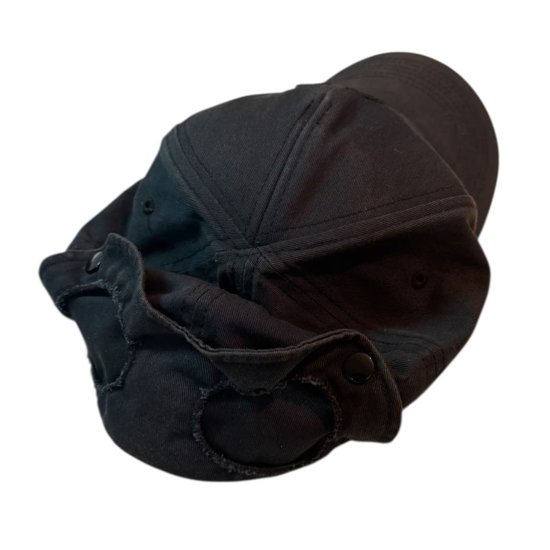 CP 컴퍼니 고글 자수 볼캡 블랙 상품이미지1