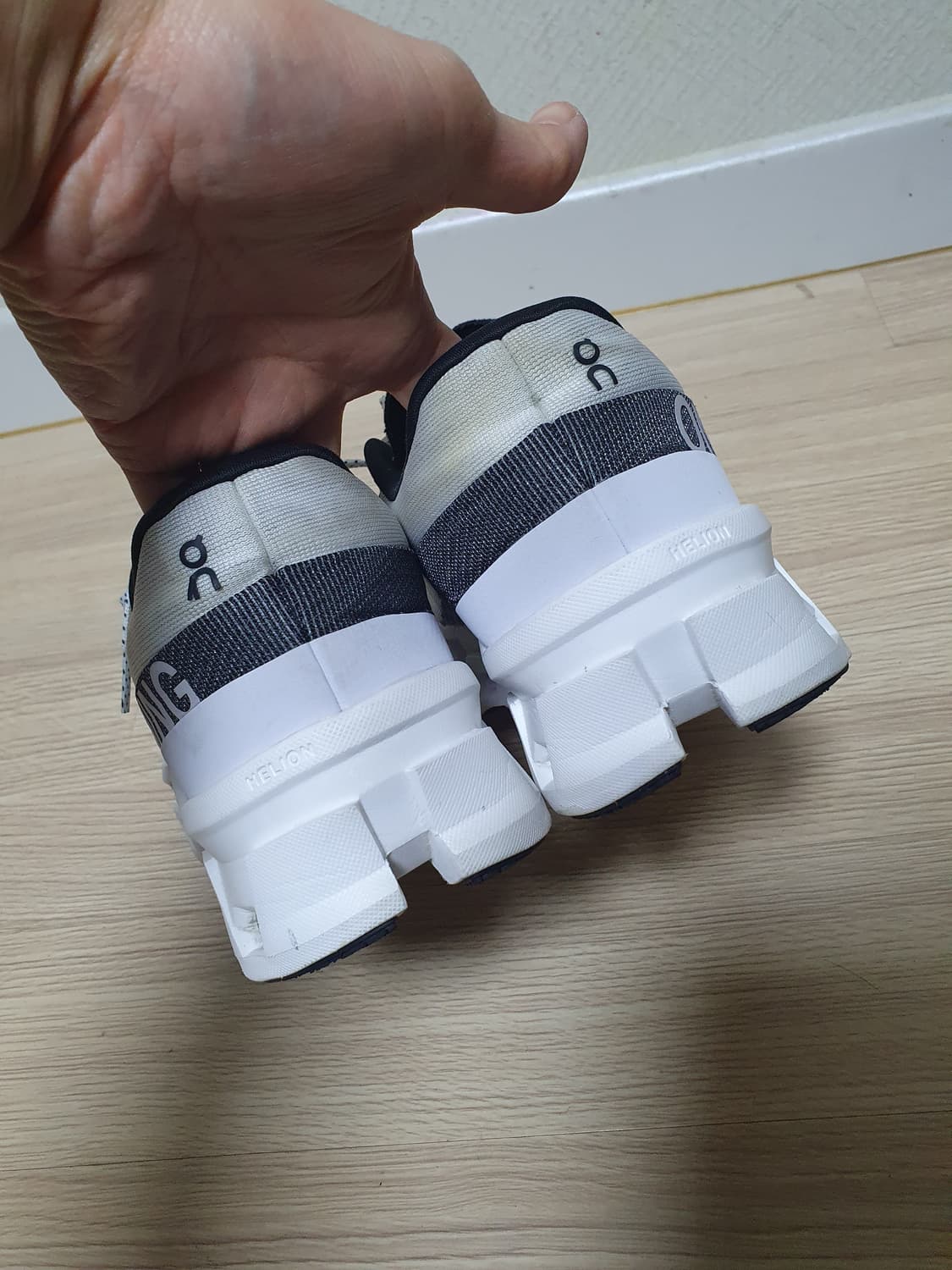 온러닝 클라우드몬스터2 러닝화 270 상품이미지6