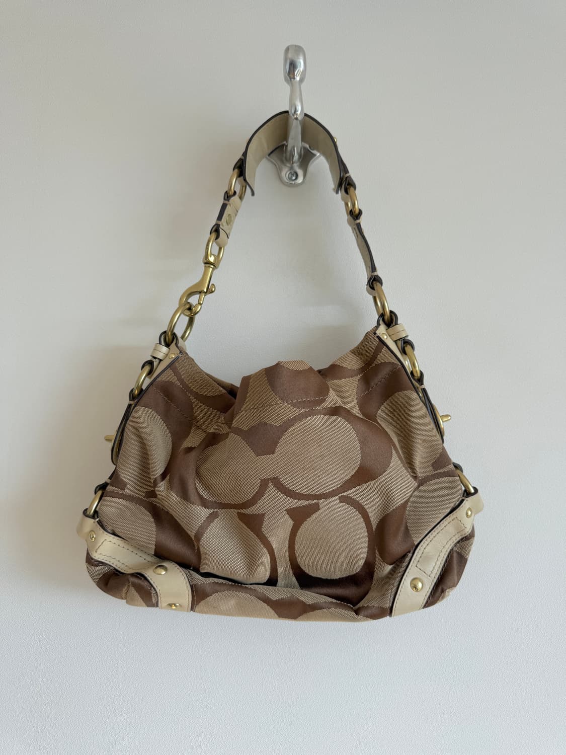 코치(COACH) 모노그램 숄더백 상품이미지2