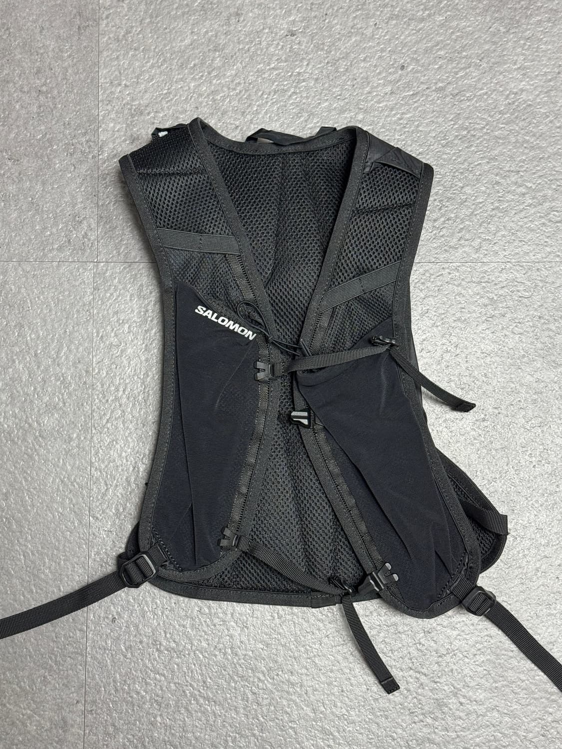 살로몬 크로스4 백팩 블랙 상품이미지2