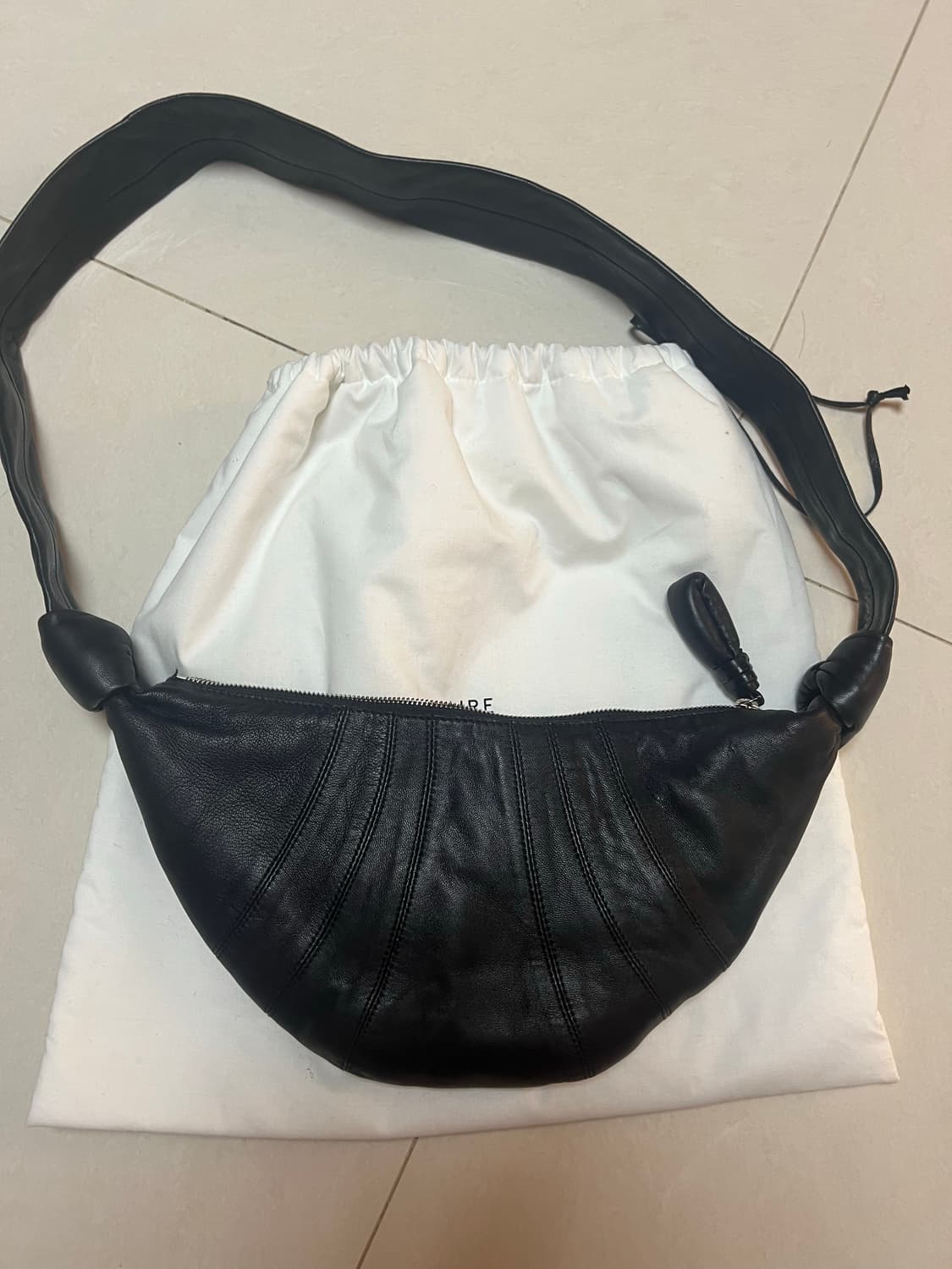 르메르 크루아상백 블랙 스몰 나파레더 상품이미지1