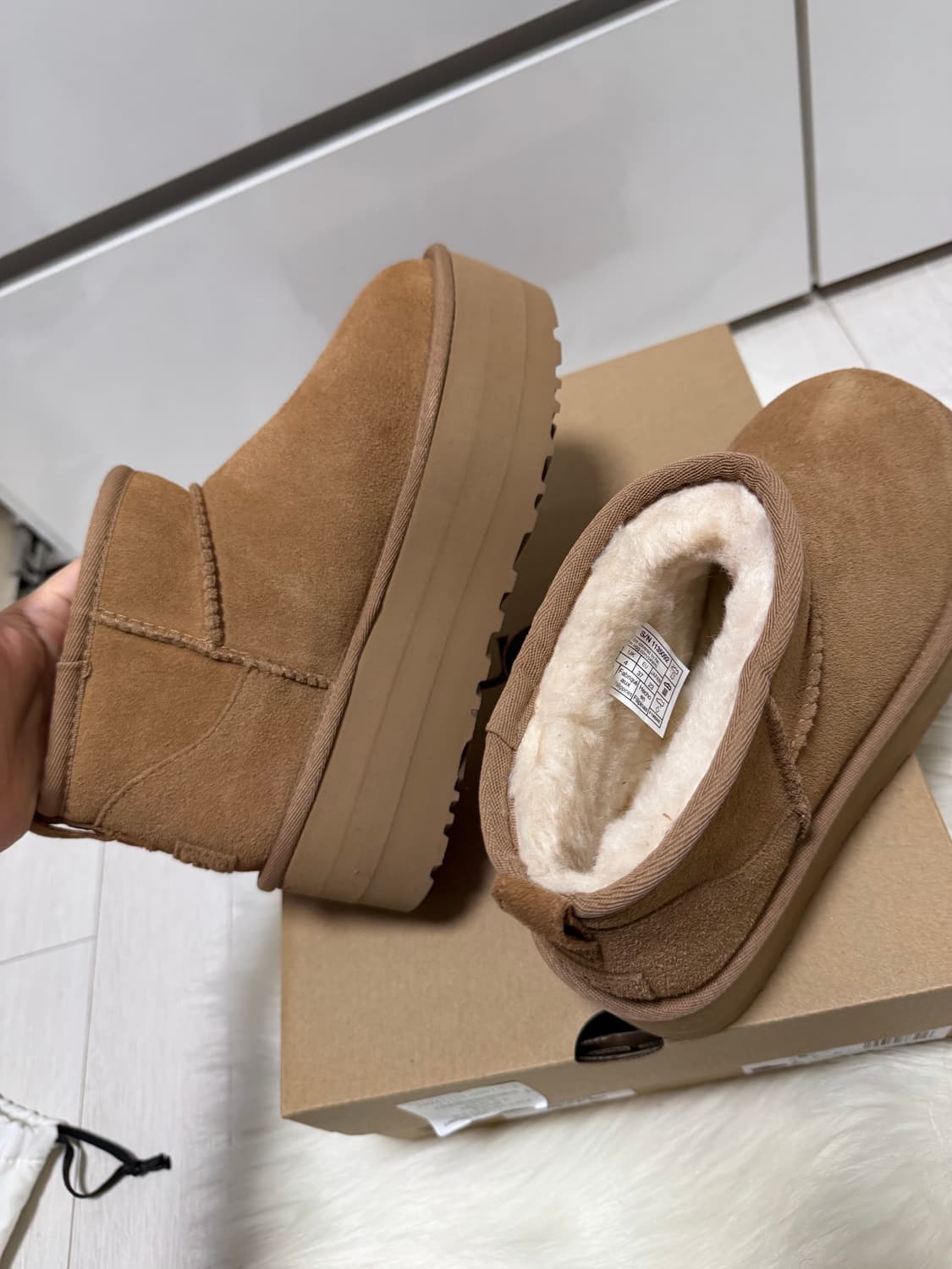 Ugg 스웨이드 레더 미니 플랫폼 체스트넛6사이즈 새상품 상품이미지6