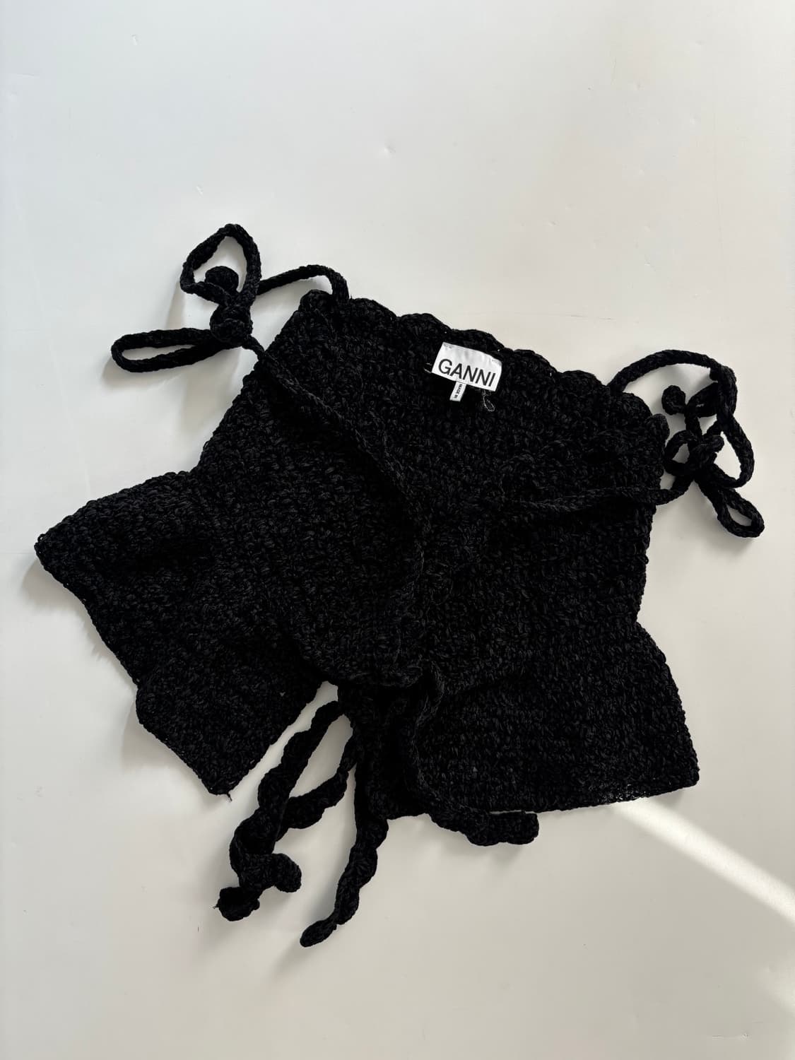 GANNI 가니 블랙 벨벳 크로쉐 스트랩 탑 상품이미지5